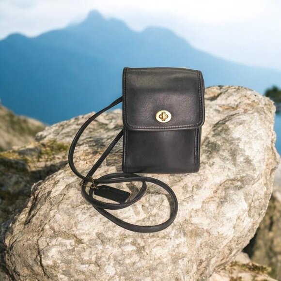 Vintage COACH Scooter Crossbody Bag in black - Picture 6 of 14